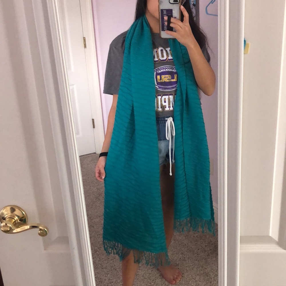 Vintage Ocean Waves Scarf